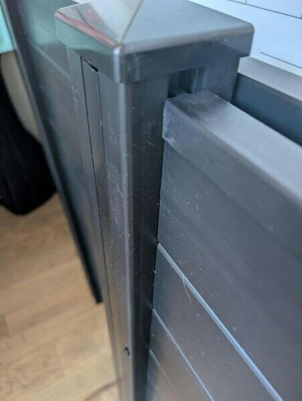 Costway Air Conditioner Fence 48-Inch Privacy Screen 2-Panel for Trash Can with Metal Stakes