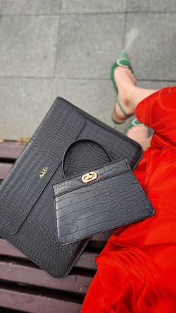 The Croco Laptop Negru