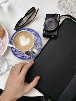 The Croco Laptop Negru