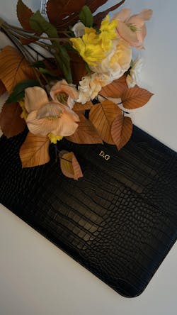 The Croco Laptop Negru