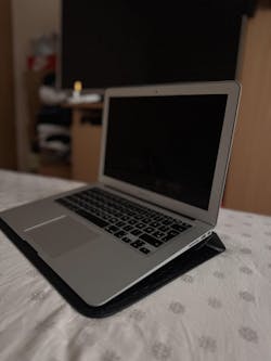 The Croco Laptop Negru