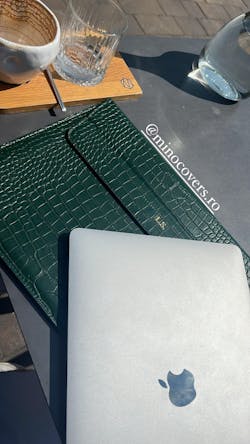 The Croco Laptop Verde Emerald