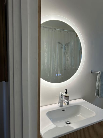 LED Mirror (Side-Lighted Round) 32" x 32"