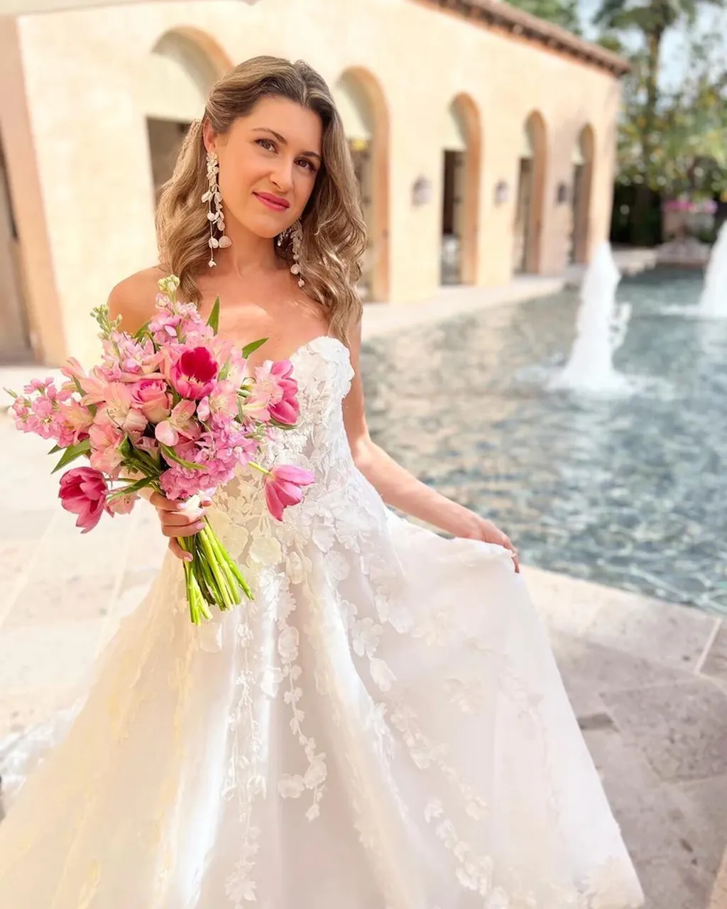 A-Line Tulle Sleeveless Floor-Length Sweetheart Split Front Wedding Dresses with Appliques