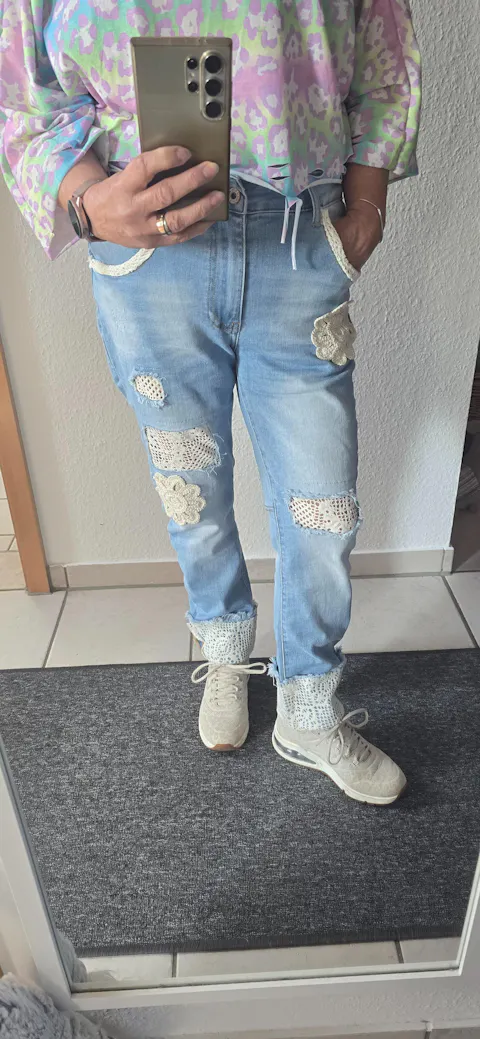 Sexy Woman Jeans mit Häkeldetails