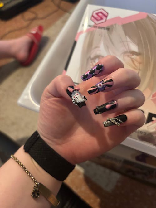 Mousey Quinn Press-On Nail Blind Box