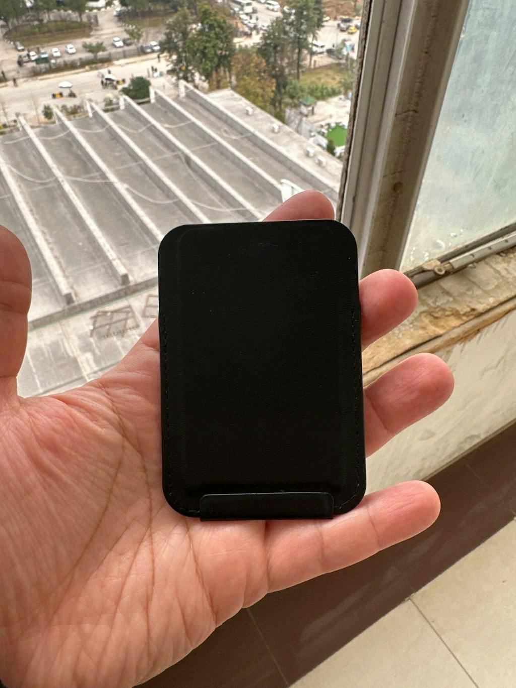 MOFT Snap-On - stojak na telefon i portfel (kompatybilny z MagSafe®)