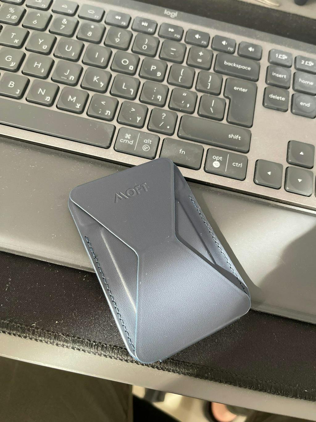 MOFT Snap-On - stojak na telefon i portfel (kompatybilny z MagSafe®)