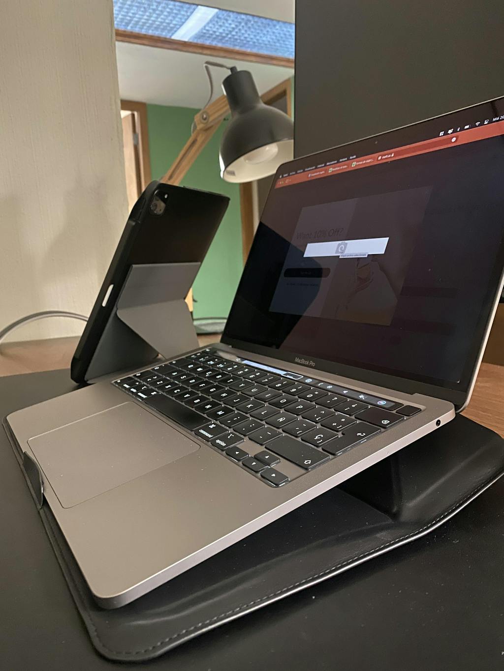 Snap iPad Case & Stand MOFT MOFT