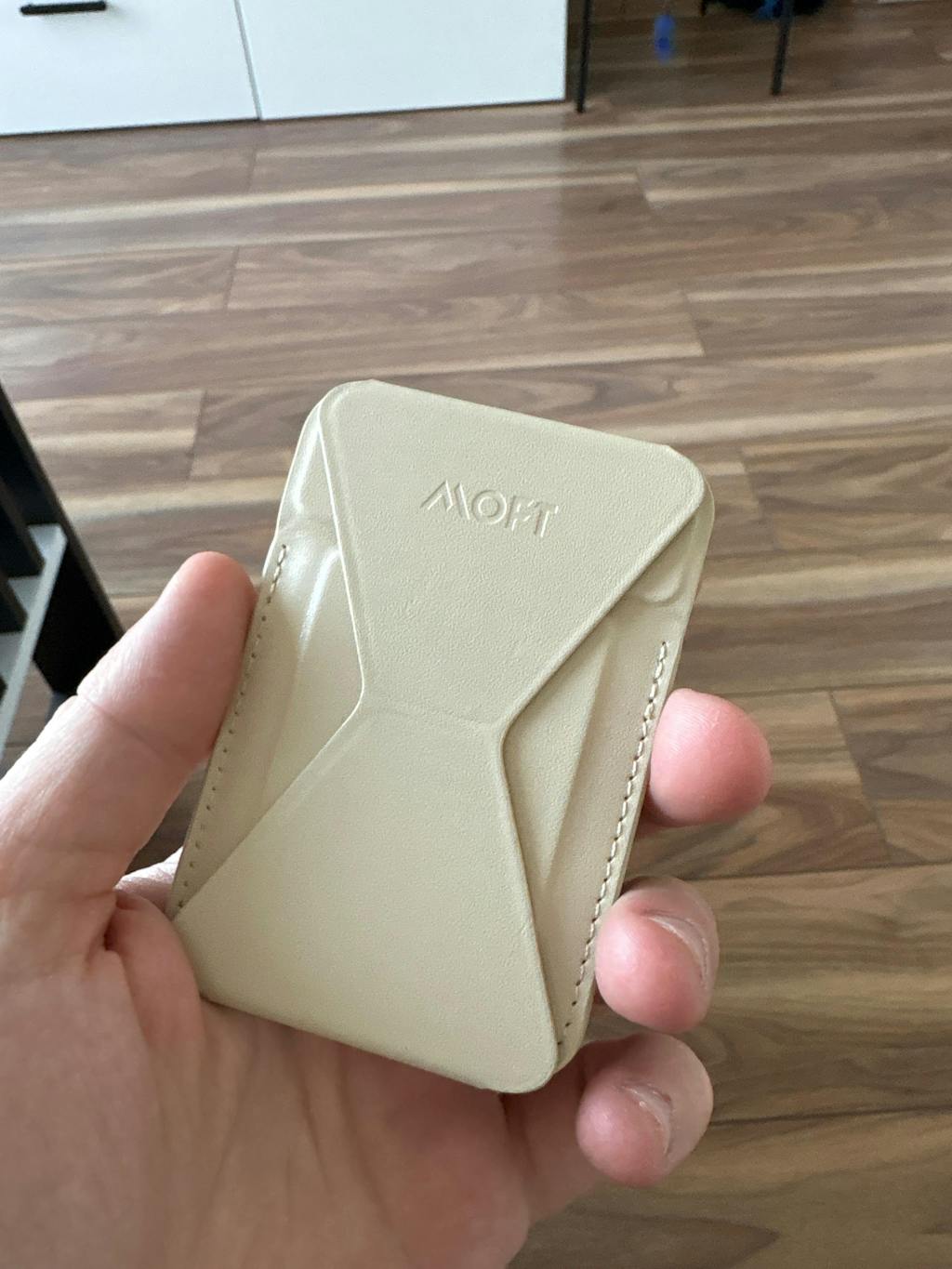 MOFT Snap-On - stojak na telefon i portfel (kompatybilny z MagSafe®)