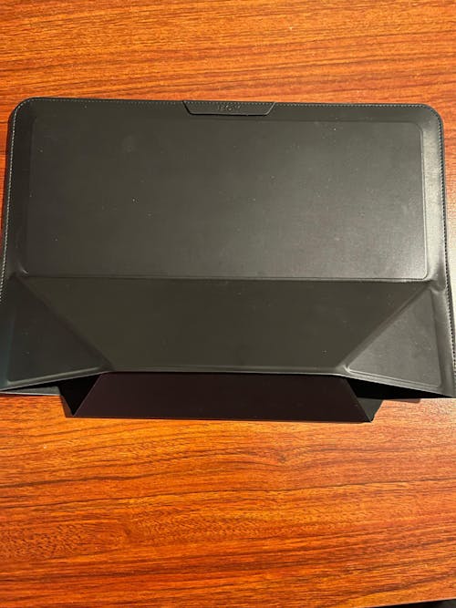 Moft Sleeve - чохол для ноутбука з вбудованою підставкою