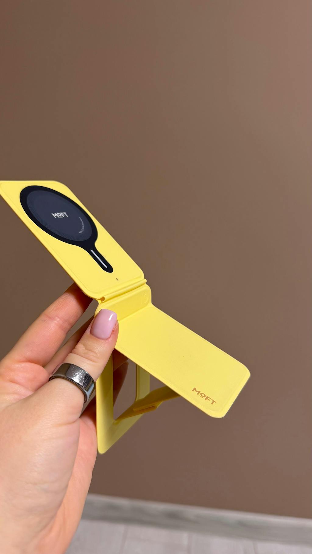 Moft Tripod Stand - магнітна штатив-підставка