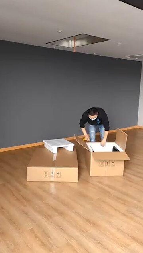 Échelle de Grenier Électrique Pliante en Aluminium 70*100 cm 9.5Ft Avec Télécommande Pour Grenier - Prise Standard Allemande/Européenne