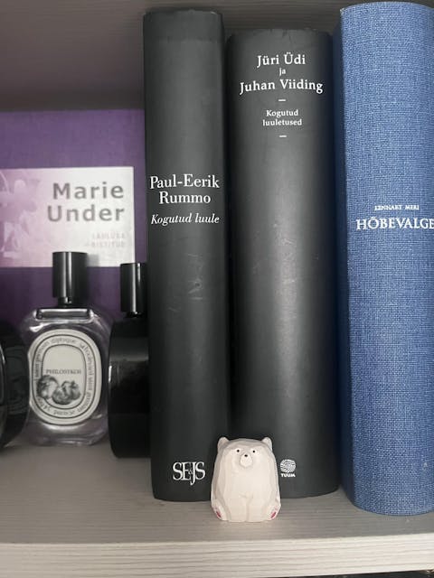 Rei Carved Wooden White Polar Bear