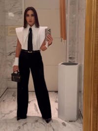 Long Tips Collar Strong Shoulder Sleeveless Shirt