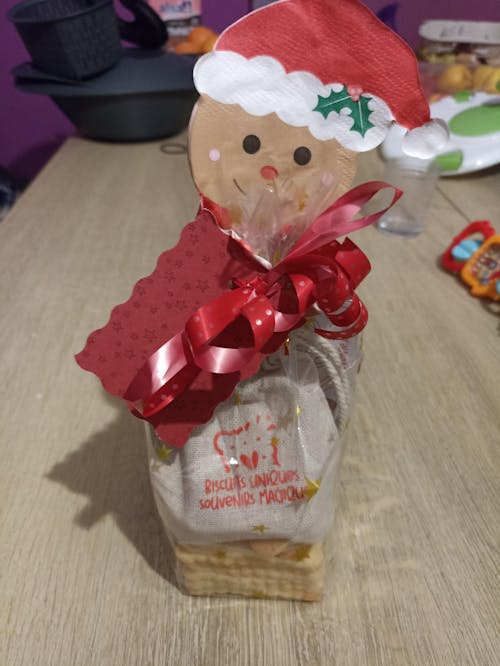 Emporte-pièce boule de Noël "Joyeuses Fêtes"