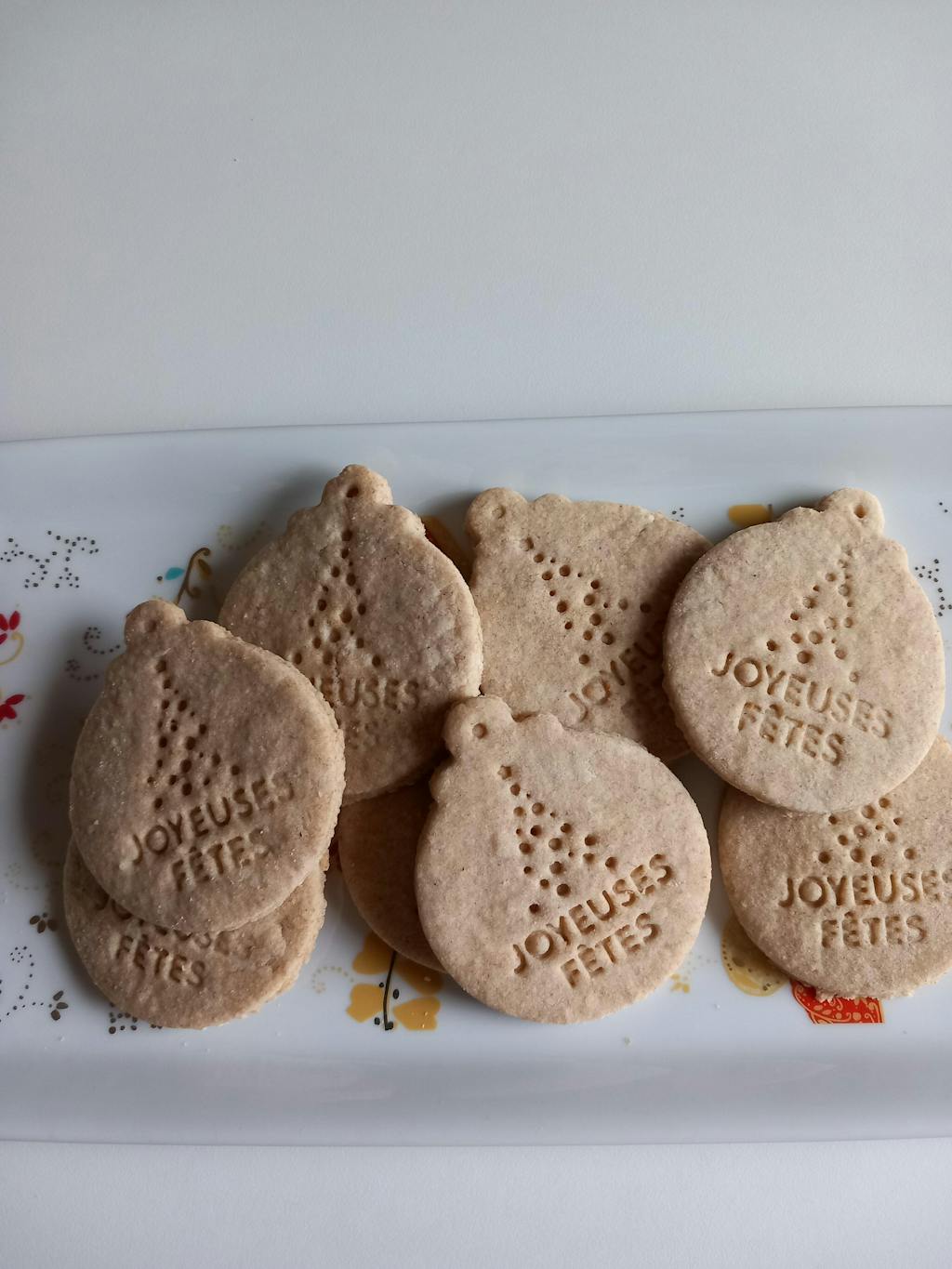 Emporte-pièce boule de Noël "Joyeuses Fêtes"