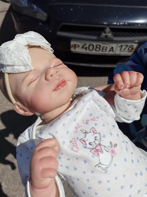 19 Inches Lifelike Soft Body Closed Eyes Reborn Doll- Pascale