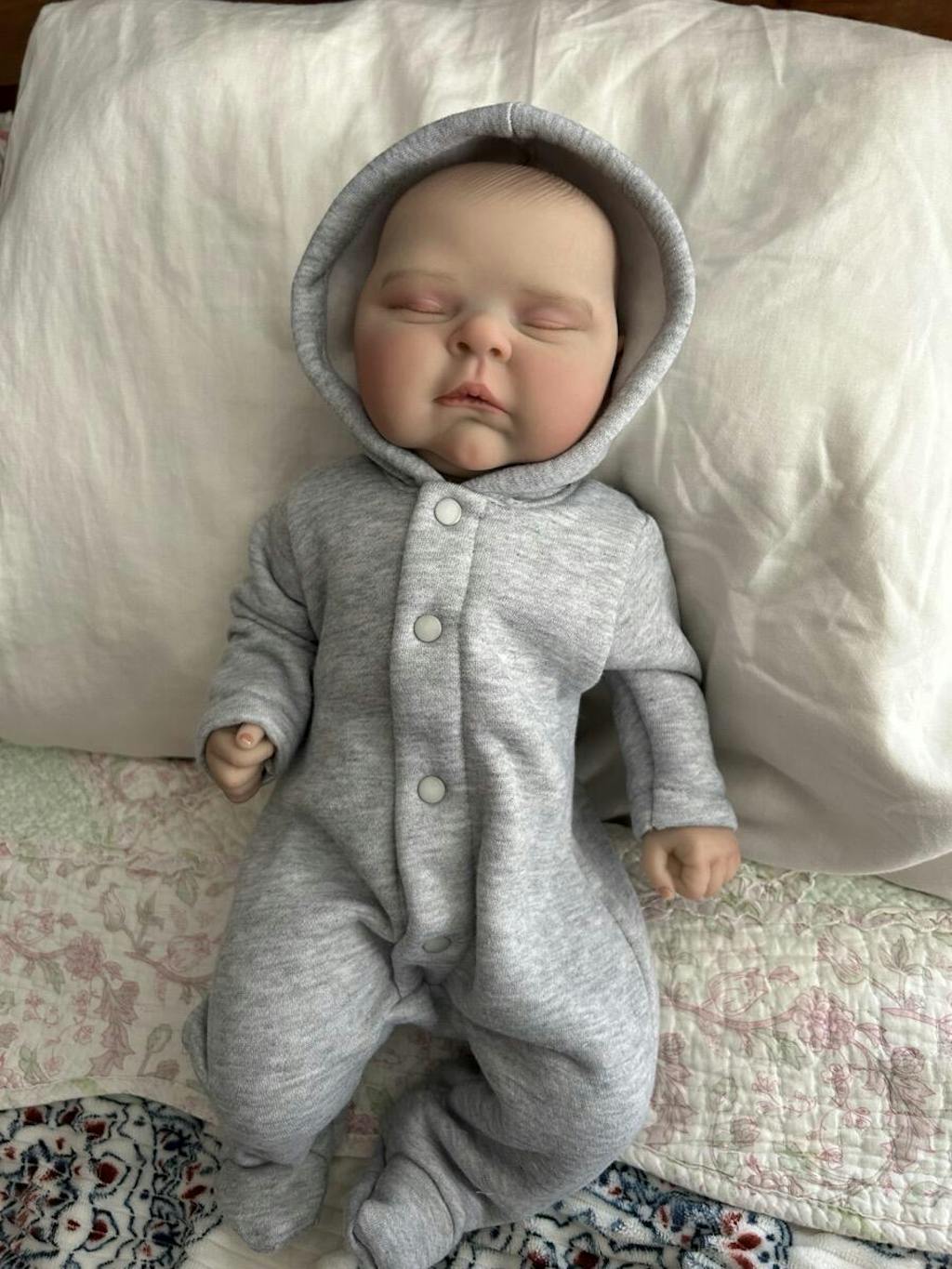 20 Inches 3D Skin Soft Body Closed Eyes Reborn Doll In Gray Clothes- Peaches