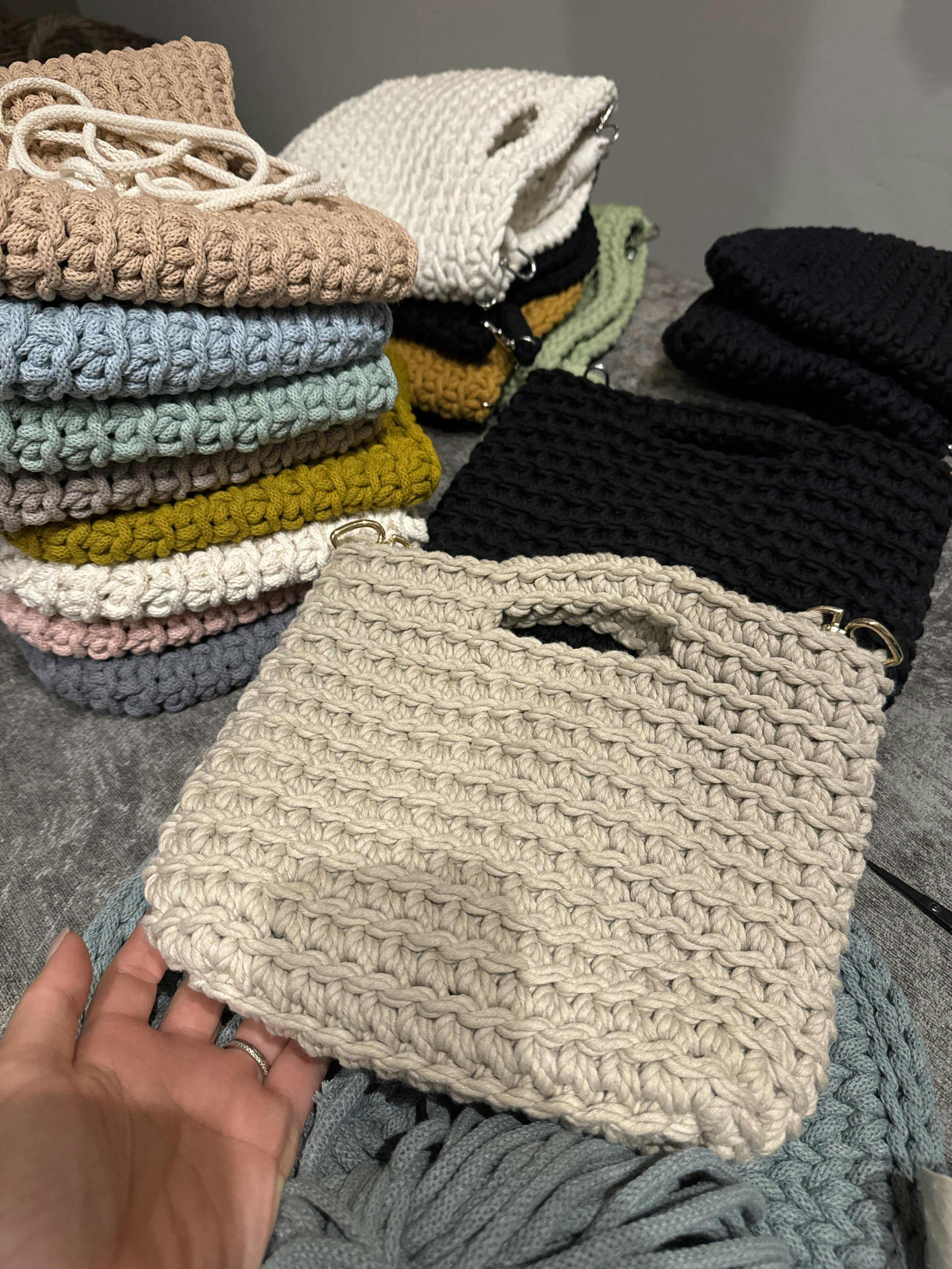 Crochet handbag pattern 