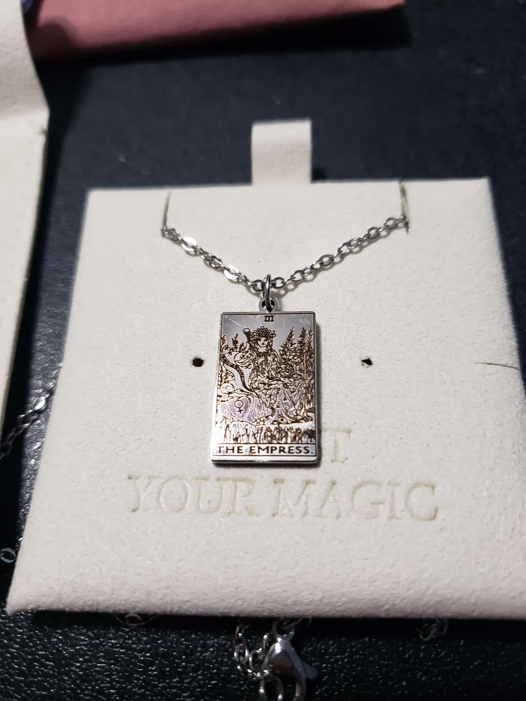 LET THE TAROT CHOOSE YOUR SPIRITUAL ANCHOR - Iconic Collection