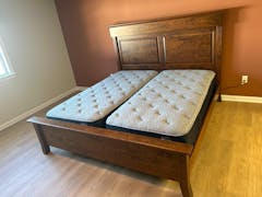Jamestown Square Queen Bed