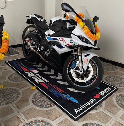 https://judgeme.imgix.net/motorcycle-pit-mat/1698347412__bmw-ms1000rr-avinashetsy2__original.jpeg?auto=format&w=160&dpr=2.625&w=360