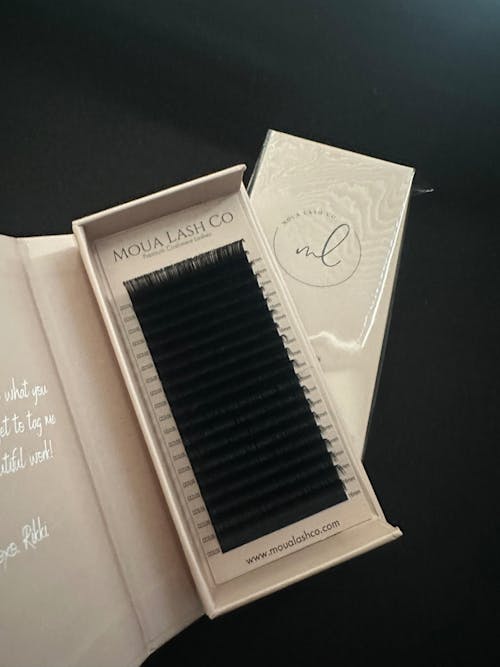 Abigail Lashes - Black or Brown (20 Rows/Tray)