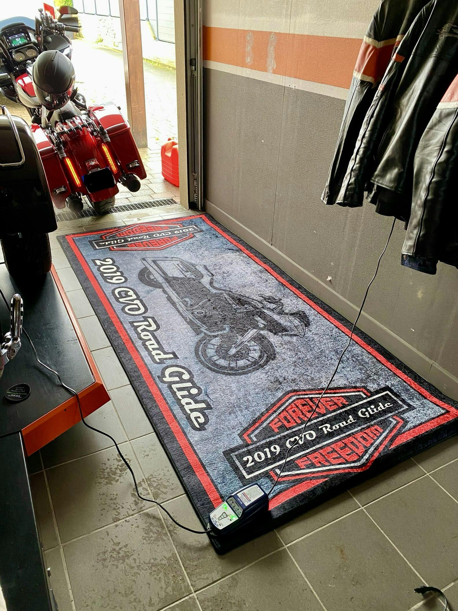 Biketek Garagemat Serie 4, 190 x 80 cm, geschikt voor Ducati Biketek Garagemat Serie 4, 190 x 80 cm, geschikt voor Ducati