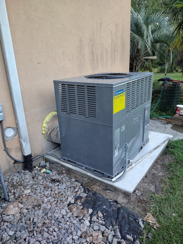 MRCOOL VersaPro 30k BTU Gas/Electric Package Unit, MPG30S060M413B