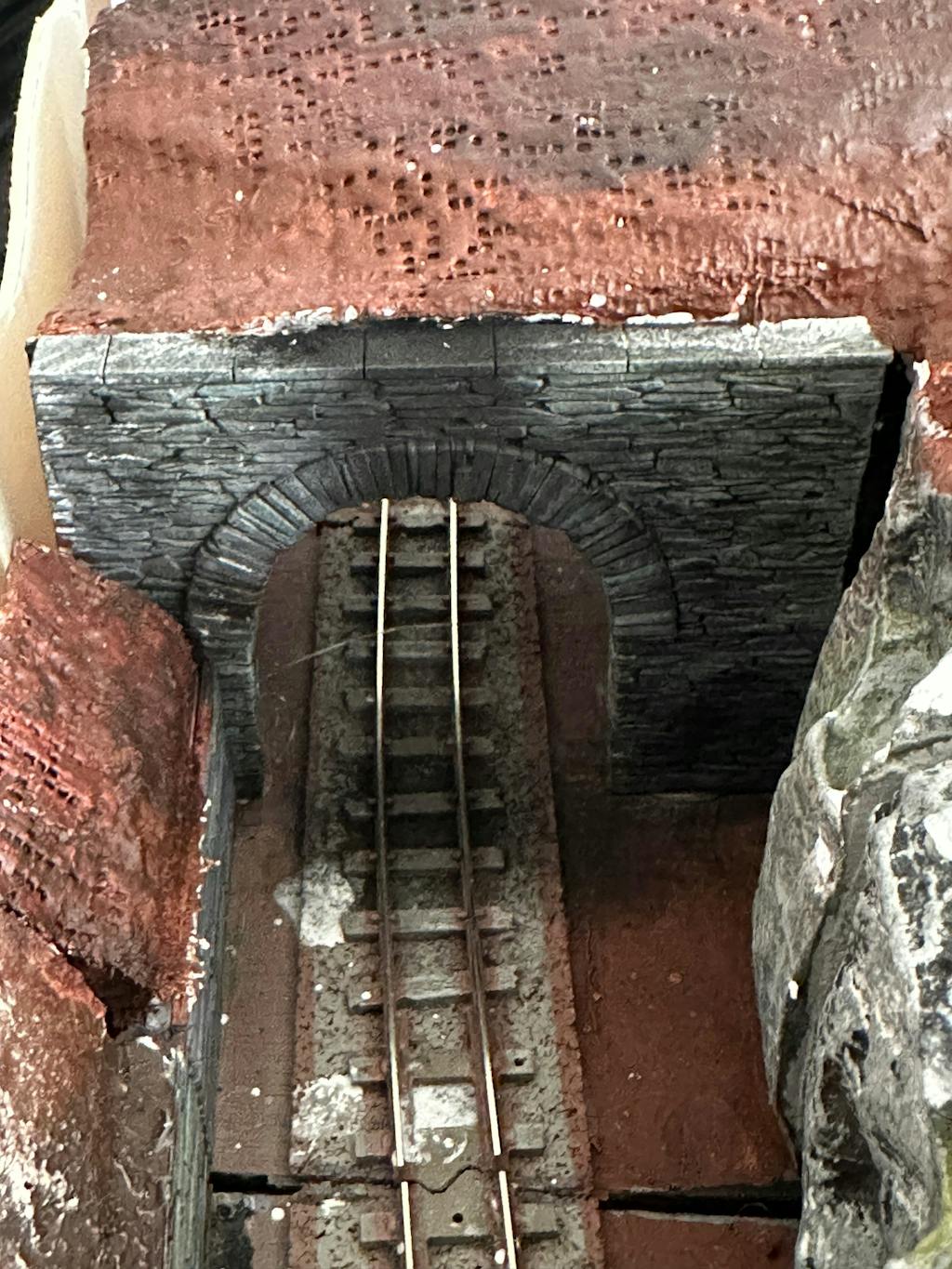 Slate Narrow Gauge Rounded Tunnel Portal