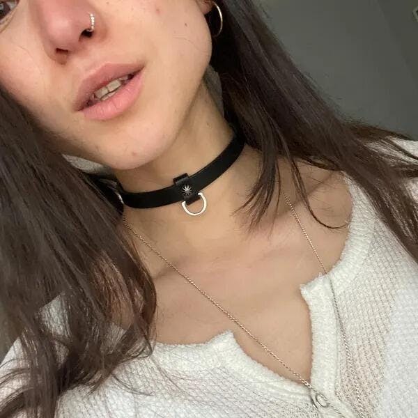 Simple Dainty with D ring Choker