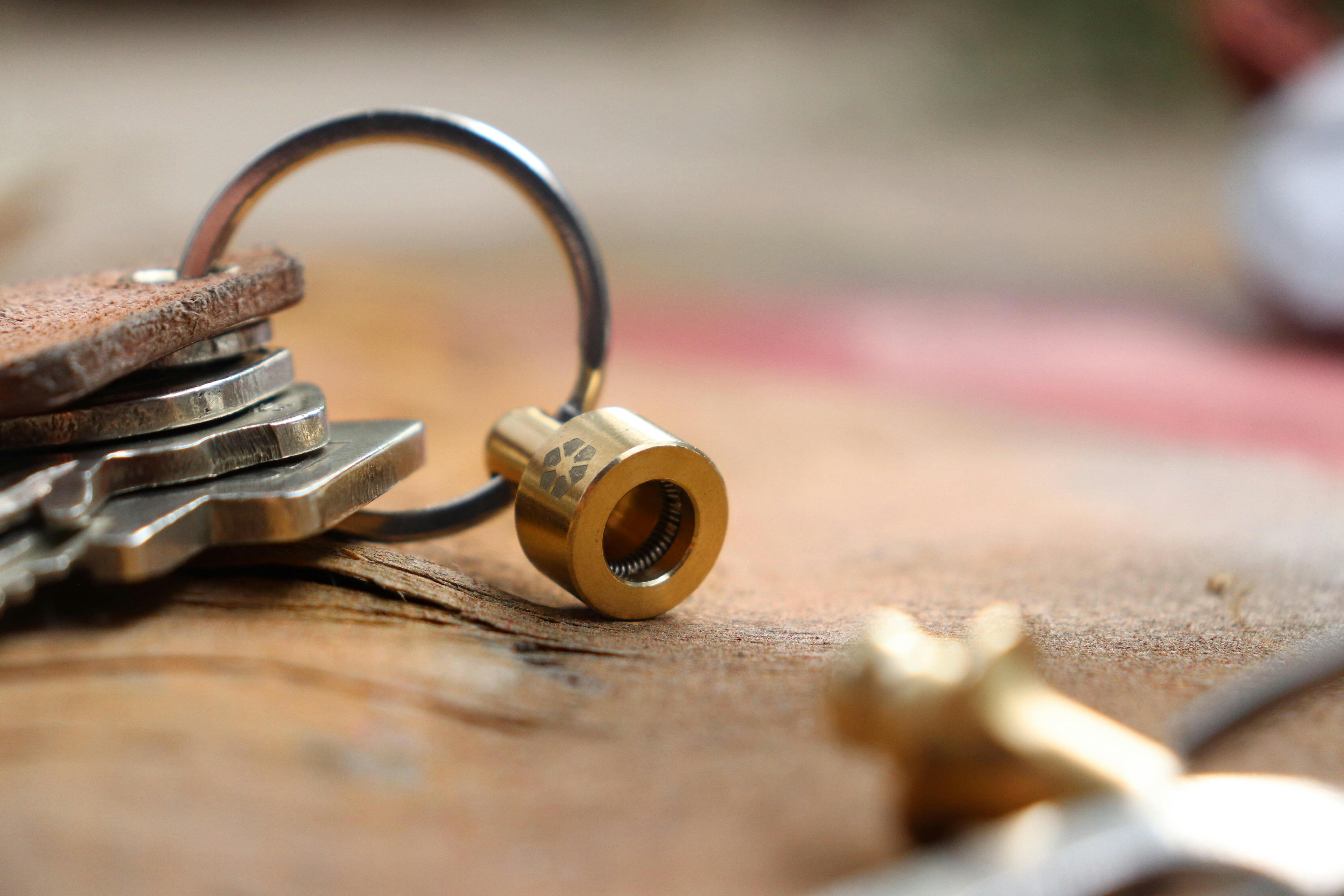 Prometheus Lights Kappa Quick Release Keychain Brass – Mukama