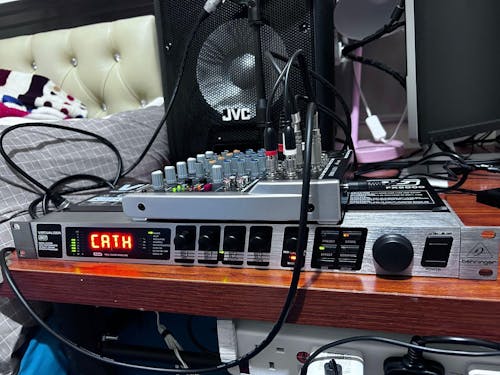 Behringer XENYX 802S Premium Analog 8-Input Mixer with USB Streaming Interface