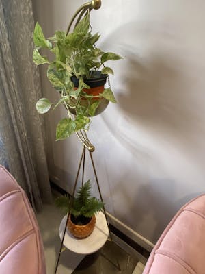 muun tripod planter - Gold and White Marble