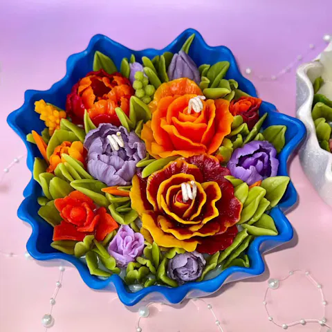 Large Azure Blue Floral Centrepiece Candle with Gift Box – Premium Beeswax Rose & Tulip Arrangement