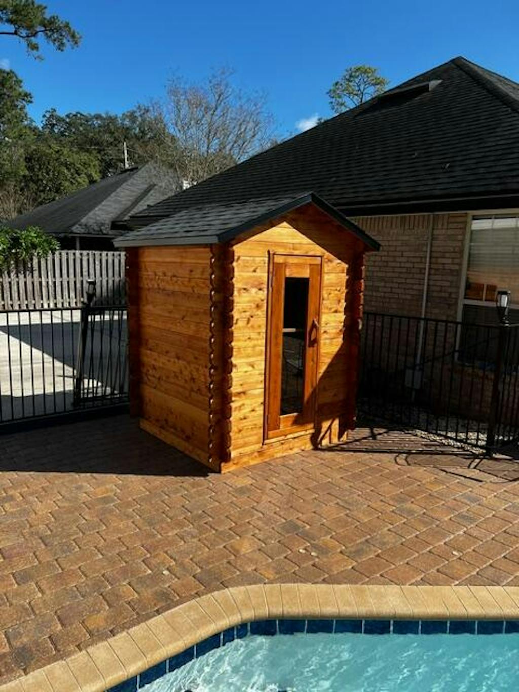 Dundalk Leisure Canadian Timber  2-3 Person Granby Cabin Sauna CTC66W