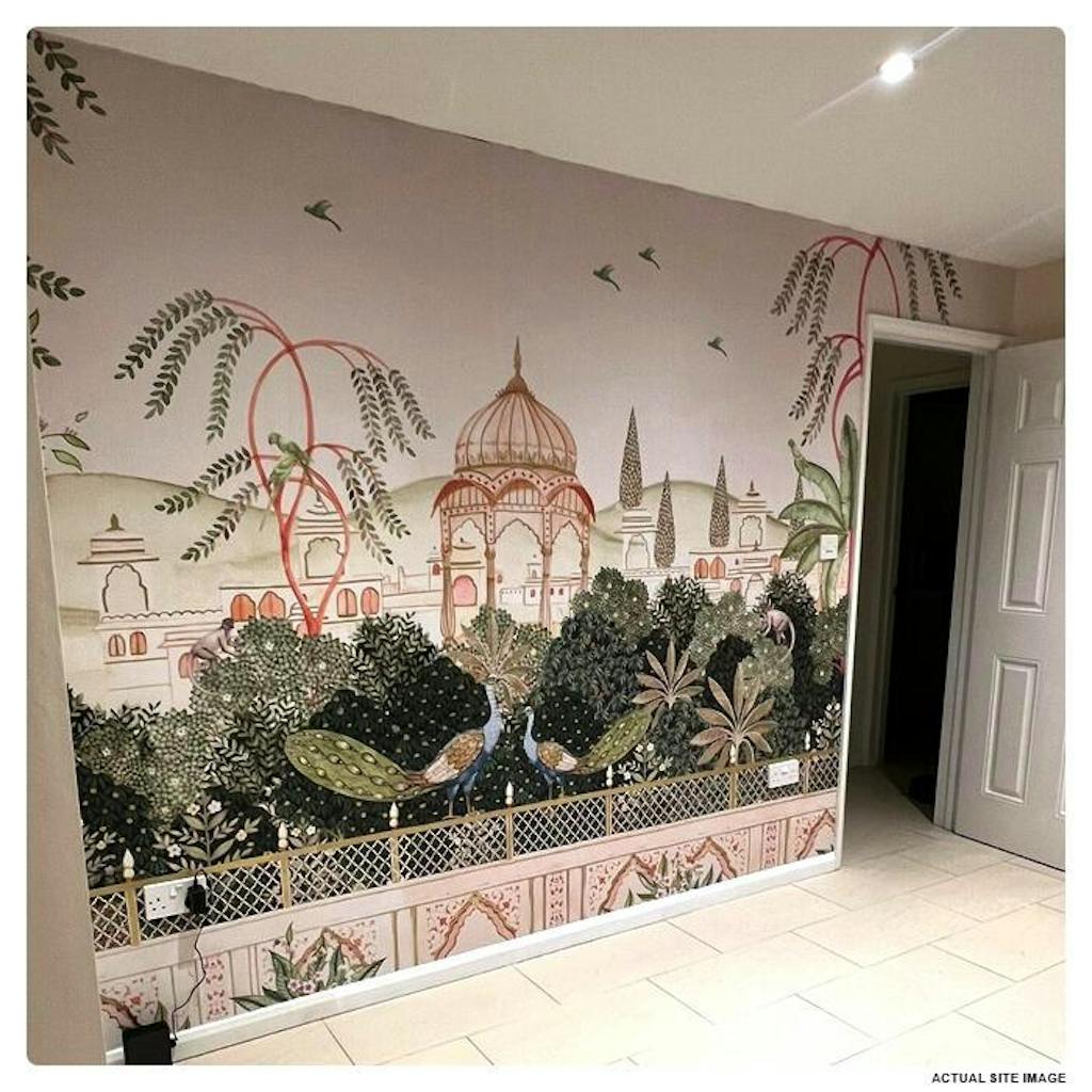 Royal Realm: Vrindavan Palace With Birds Pichwai Wallpaper