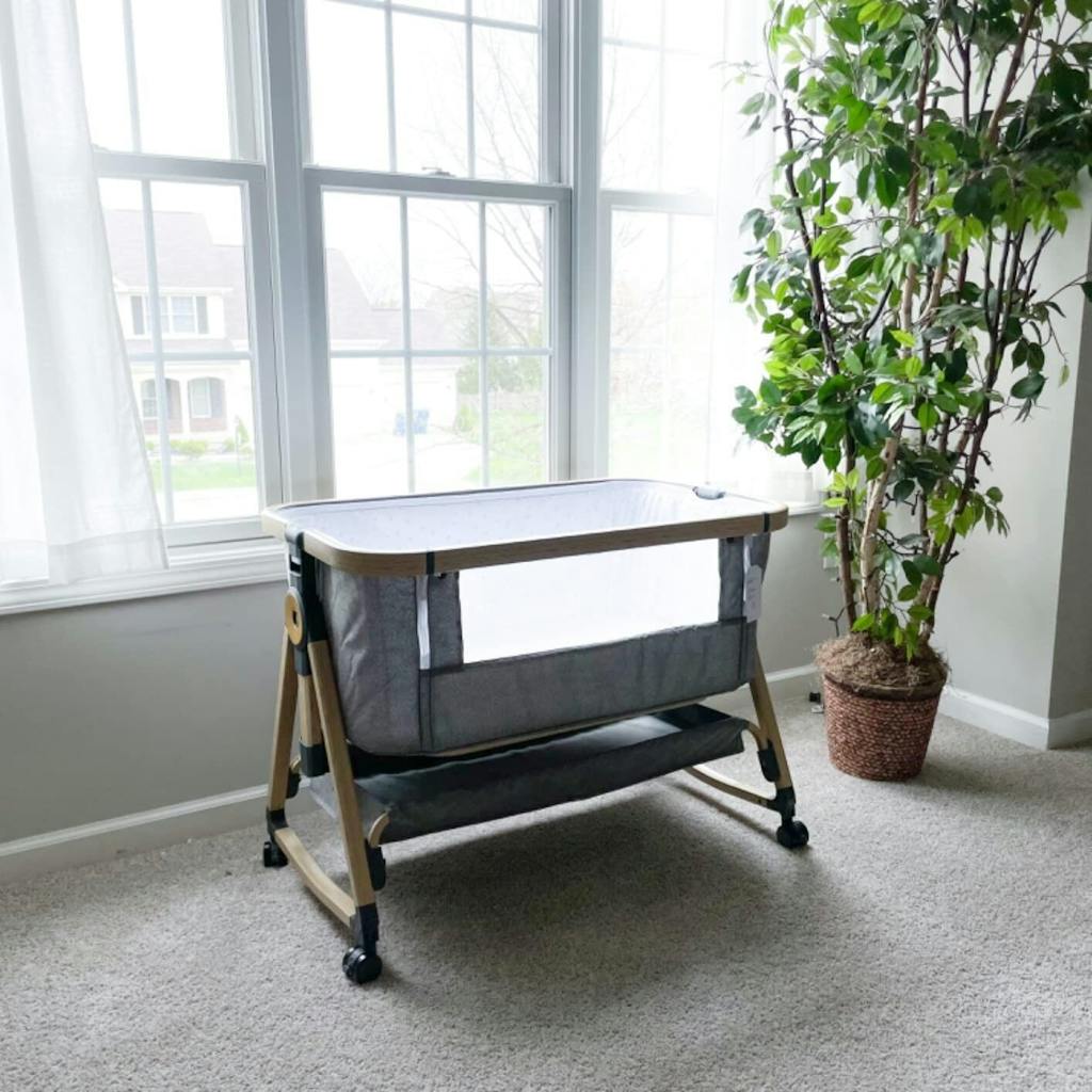 Foldable Mini Crib With Wheels For Baby Bedside Crib