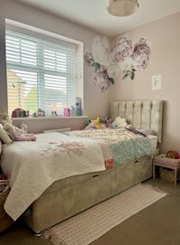 Vertical Panels Buttoned Headboard Ottoman Storage Bed