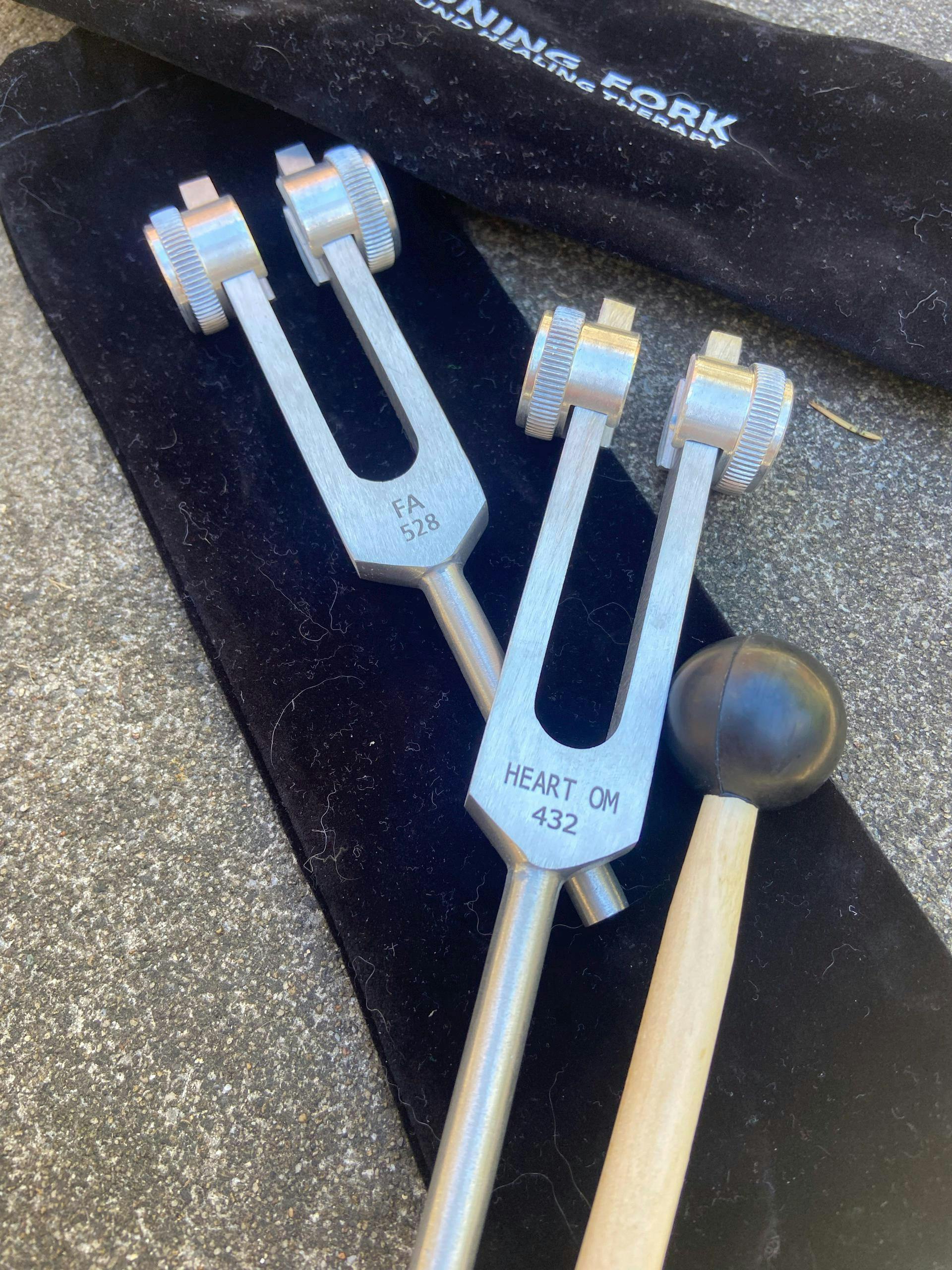 Earth Star 68.01 Hz Tuning Fork - Carry Bag and Striker
