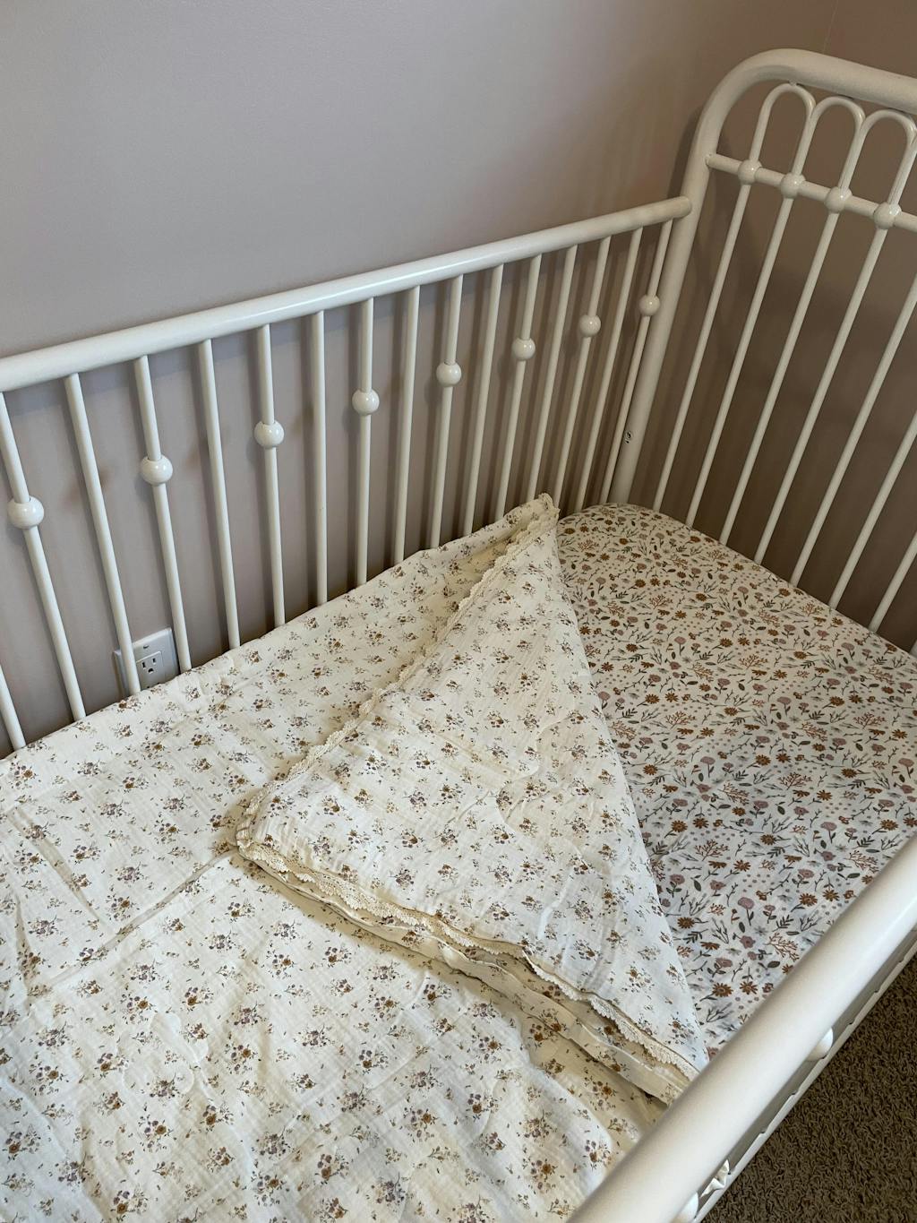 Woodland Baby Comforter – Muslin with Lace Trim & Fill