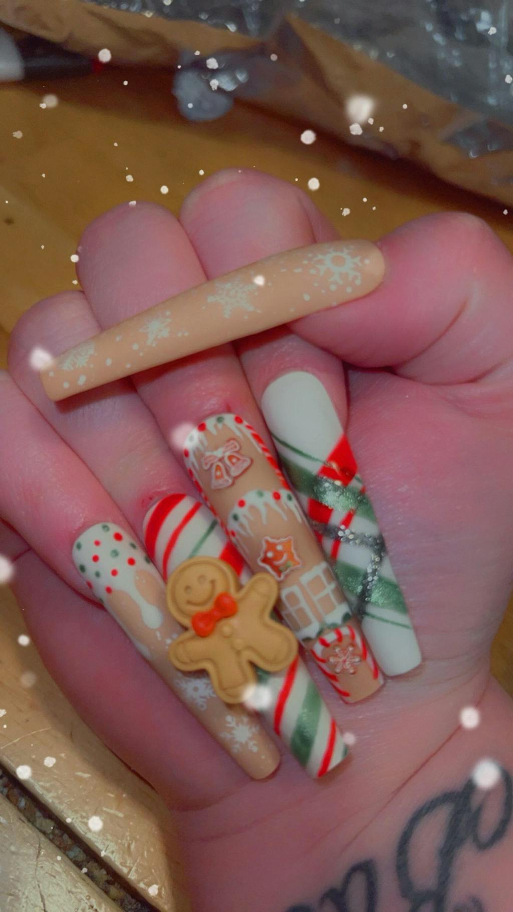 Festive Gingerbread Man Nails – Christmas Press-Ons & Gift for Her