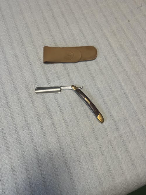 How To Use A Straight Razor