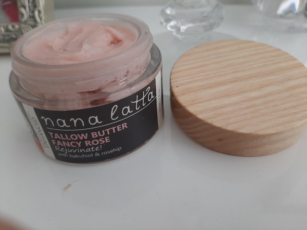 Tallow Butter Family Daisy - with Chamomile & Raspberry Extract