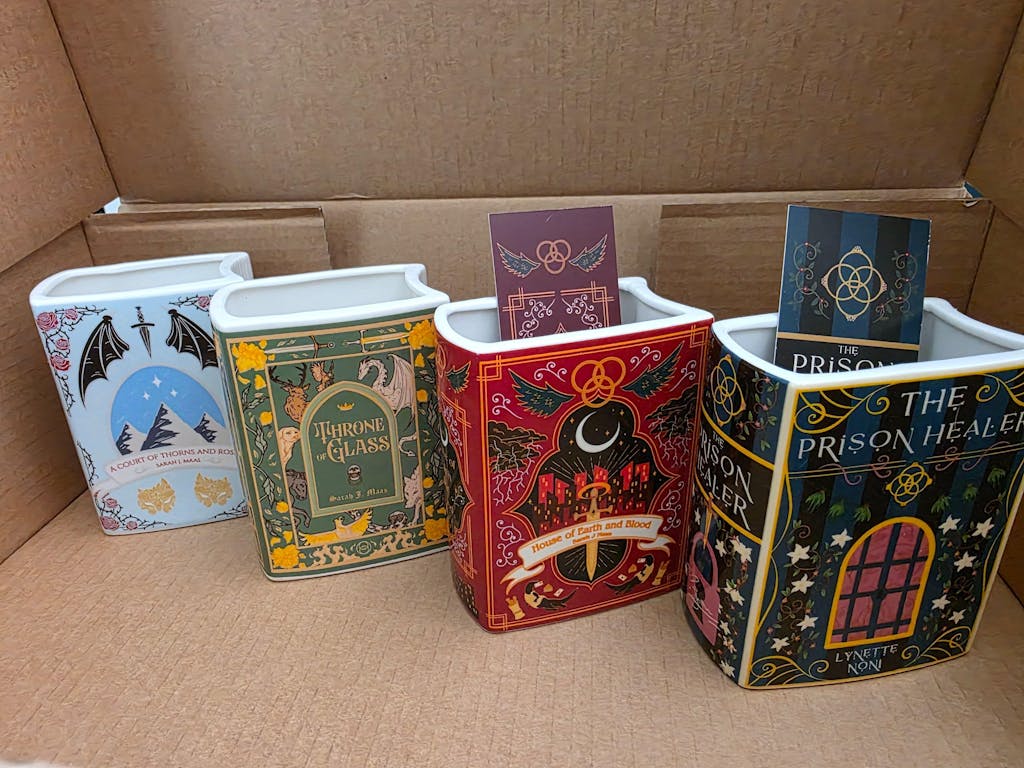 Throne of Glass Bookpot