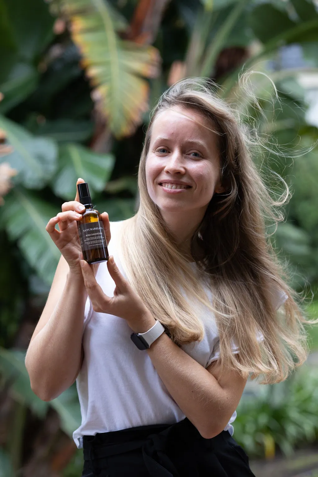 Tónico facial Rosa Damascena con complejo calmante y extracto de manzanilla