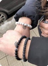 Гривни с букви по ваш избор