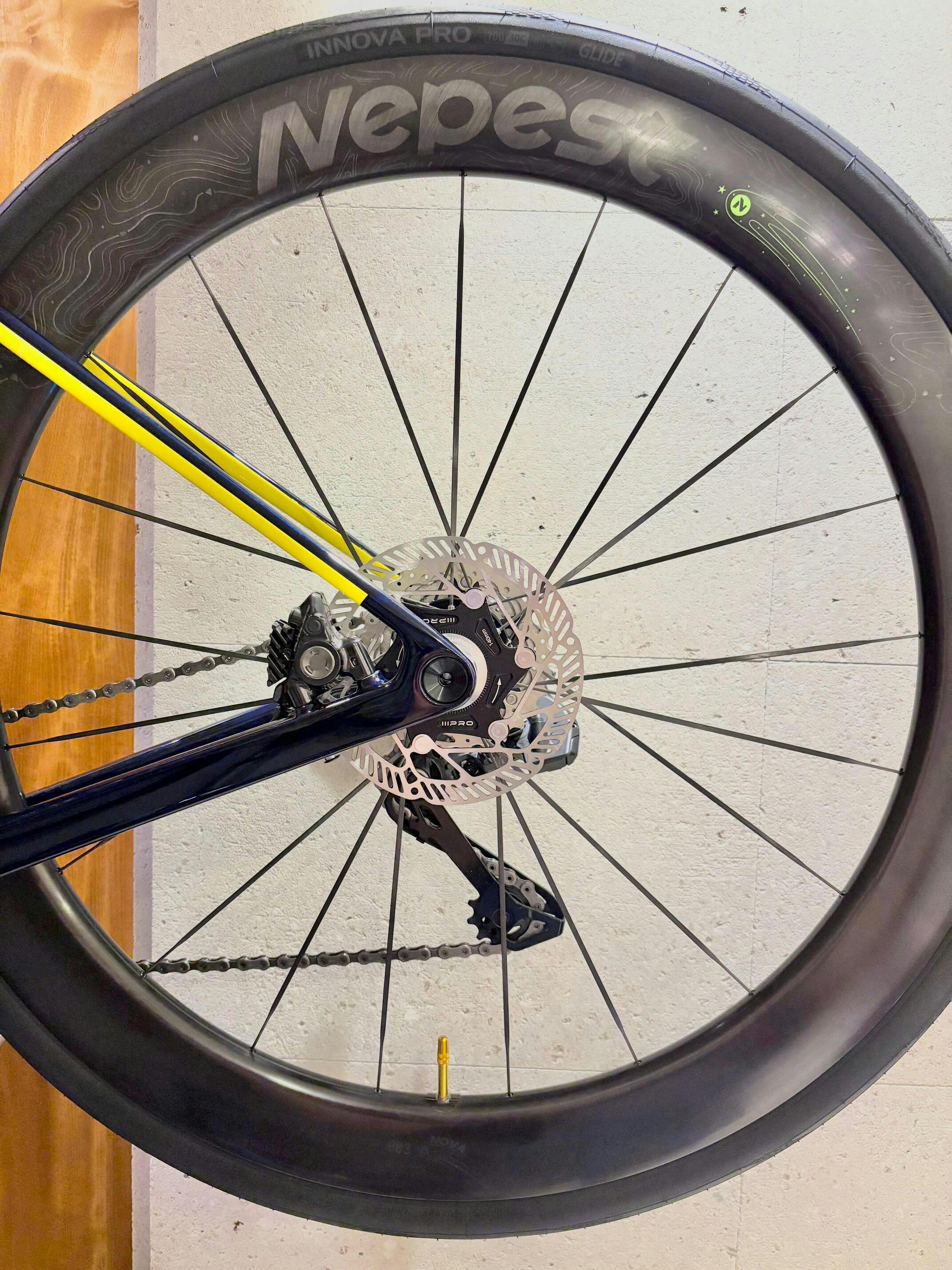 NOVA カーボンホイール セラミックハブ付き（新品） | Nepest