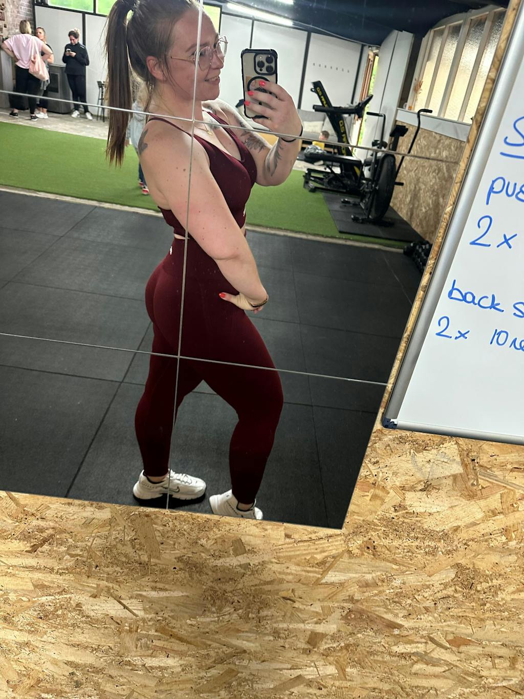 Insolito Sports Bra - Burgundy